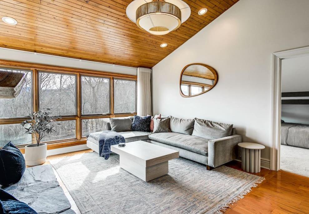 Lux Retro Getaway W/ Ober & Smoky Mtn Views! Villa Gatlinburg Buitenkant foto