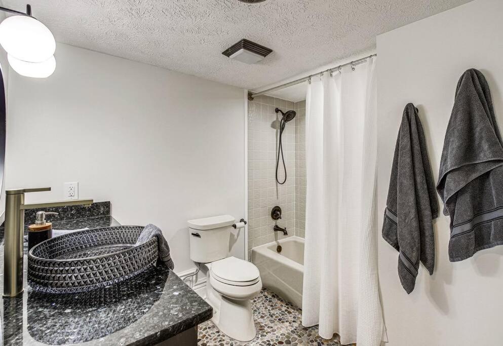 Lux Retro Getaway W/ Ober & Smoky Mtn Views! Villa Gatlinburg Buitenkant foto